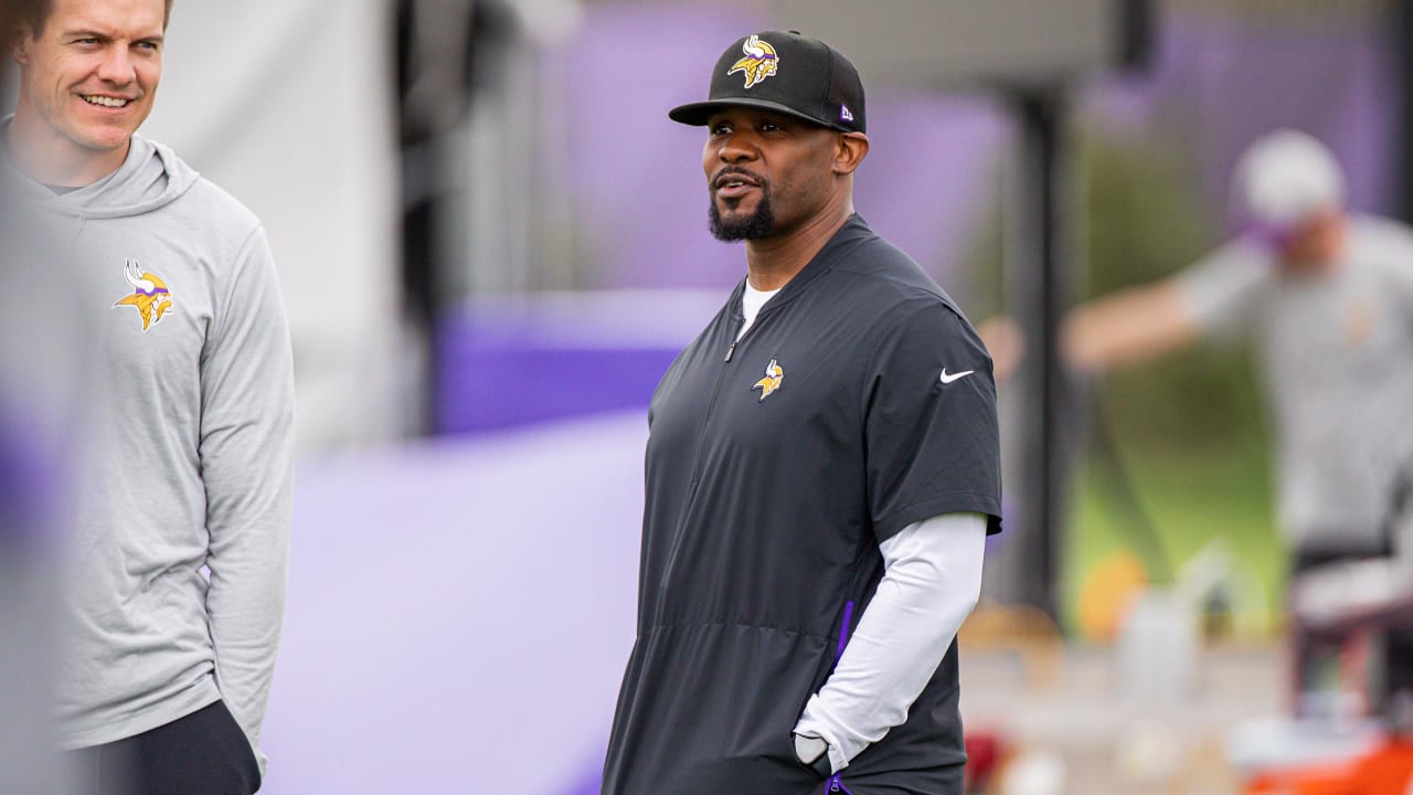 Brian Flores Guiding Vikings Defense in 2023