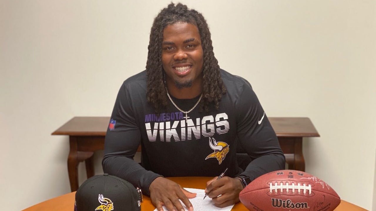 Vikings sign final three draft picks to rookie contracts before camp