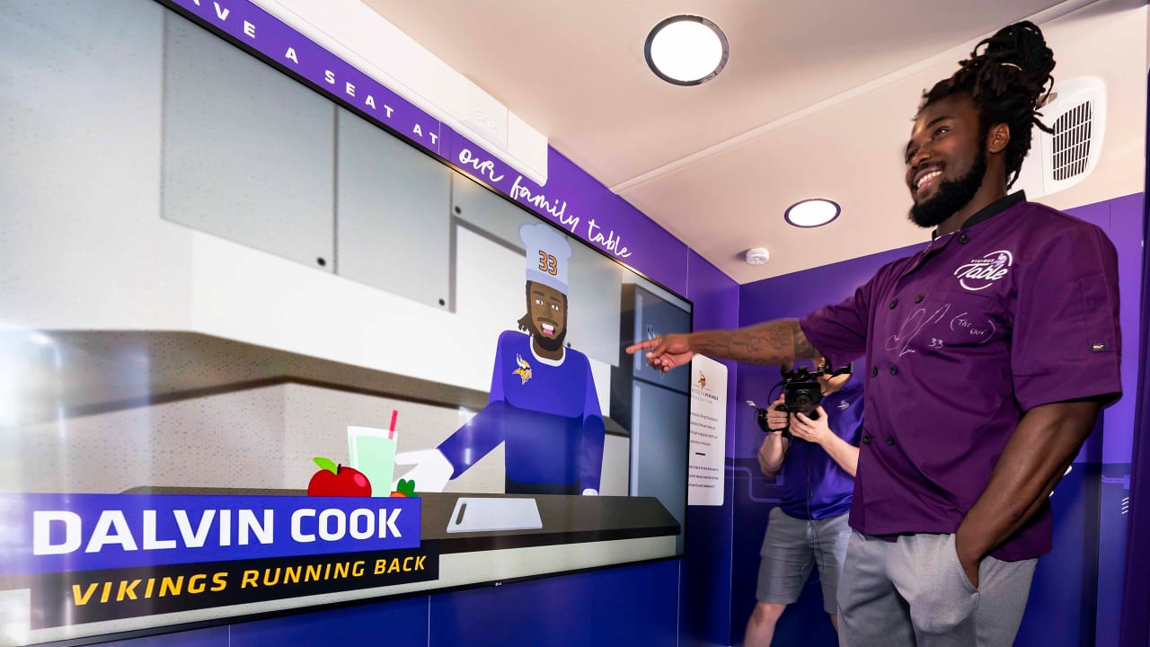 Vikings star Dalvin Cook fulfills promise to late father by