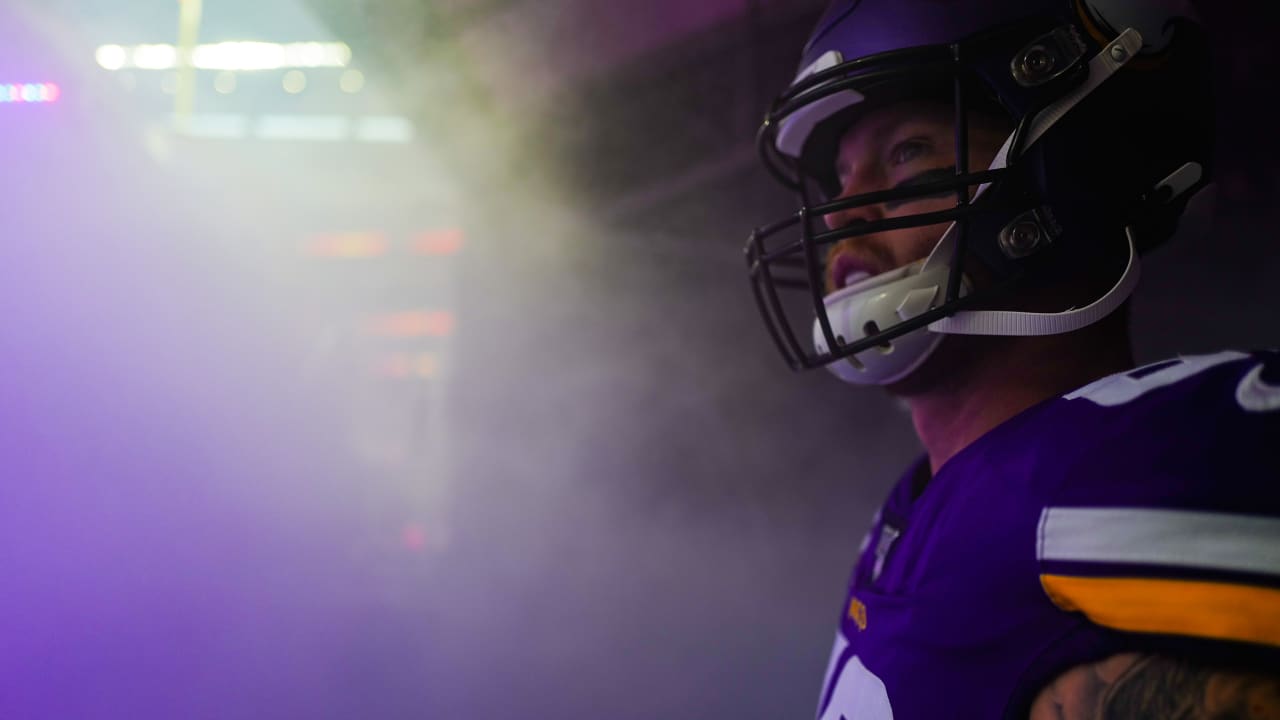 Vikings TE Kyle Rudolph helps to build gym for his former high school