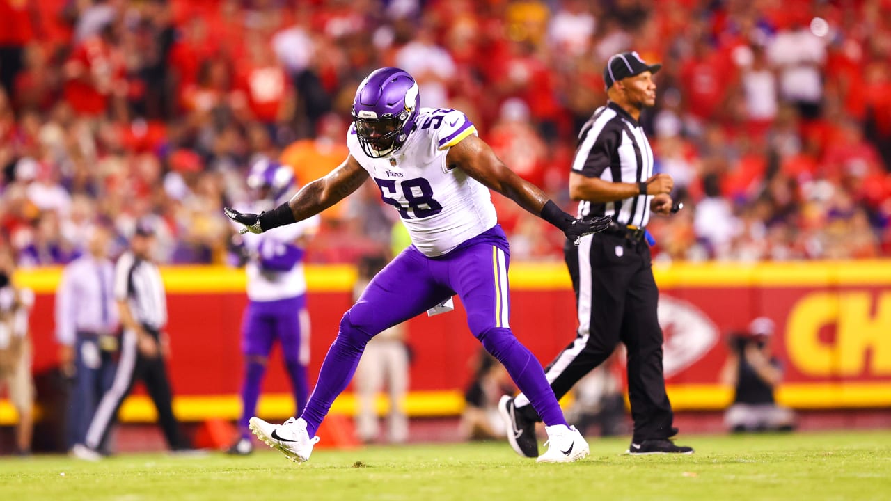 Everson Griffen's reaction to the Vikings winning is perfect