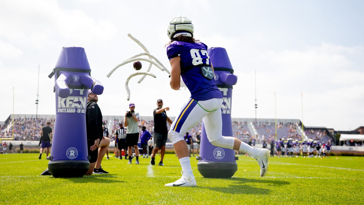 Vikings rookie tackle Christian Darrisaw returns to practice, says there's  still time to become Week 1 starter