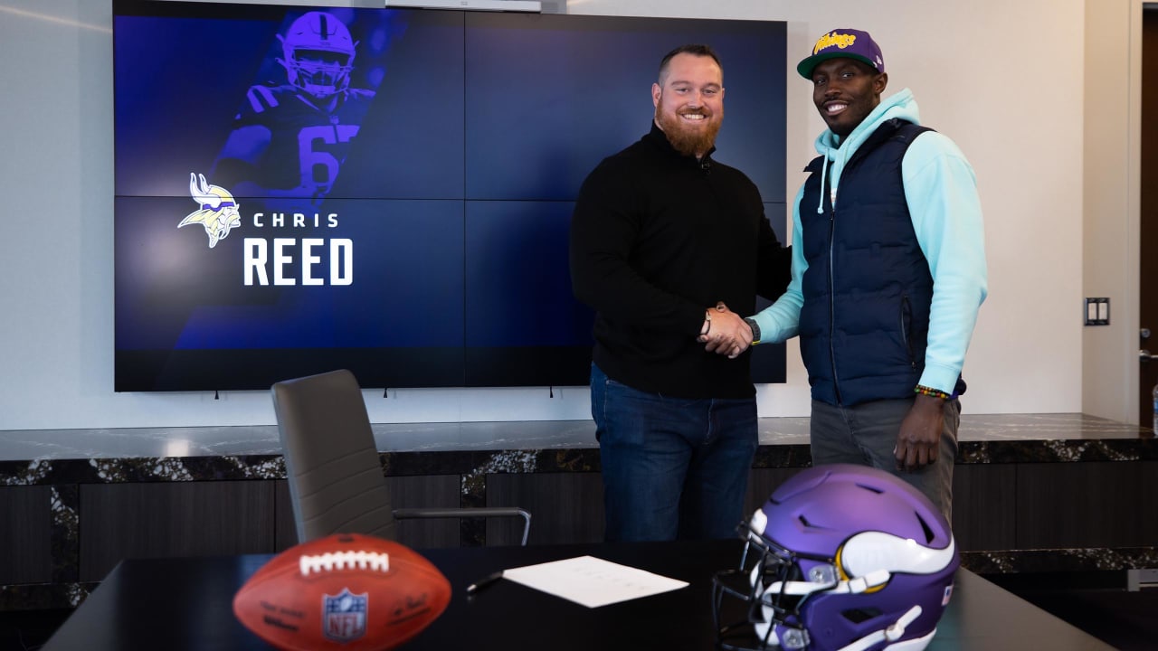 Where do Chris Reed and Jesse Davis rank in the Vikings' right guard  competition? - Sports Illustrated Minnesota Vikings News, Analysis and More