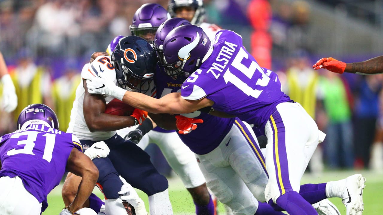 Vikings' playoff chances slip away after 33-27 loss to Bears