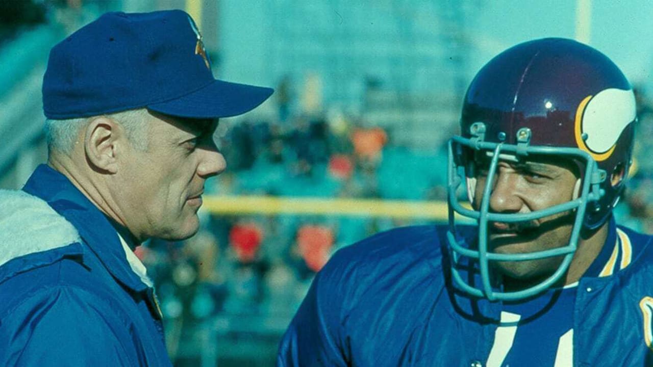 Ex-Vikings HC Bud Grant's insane cold weather rituals