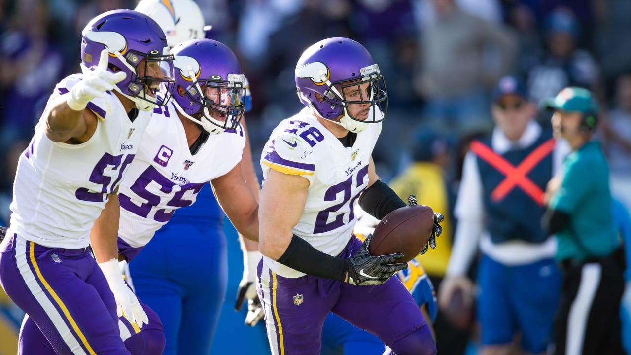 8,202 Vikings Defense Stock Photos, High-Res Pictures, and Images