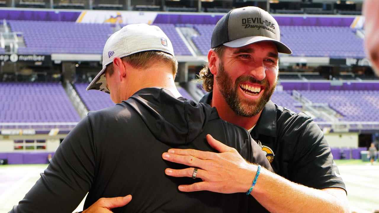 NFL great Jared Allen enters US Bank Stadium on horseback before entering  Vikings' Ring of Honor