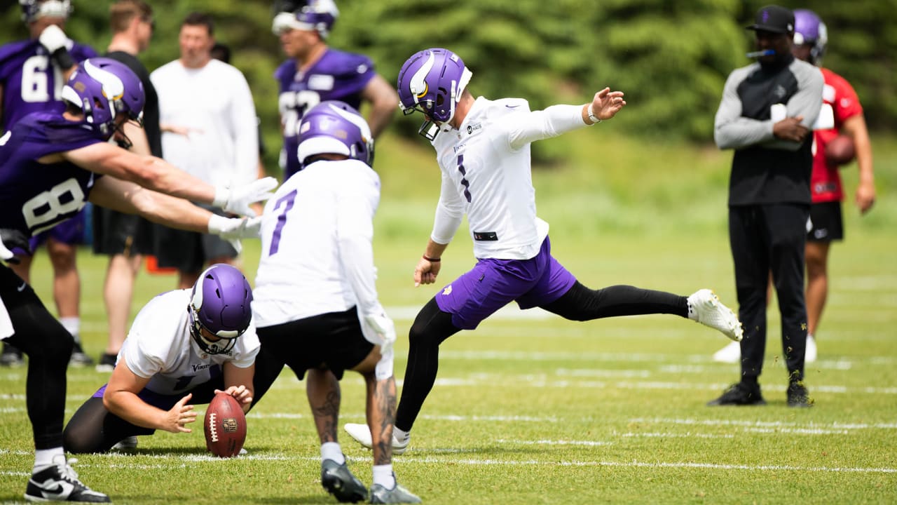 Vikings kickers battle between Greg Joseph, Jack Podlesny still in