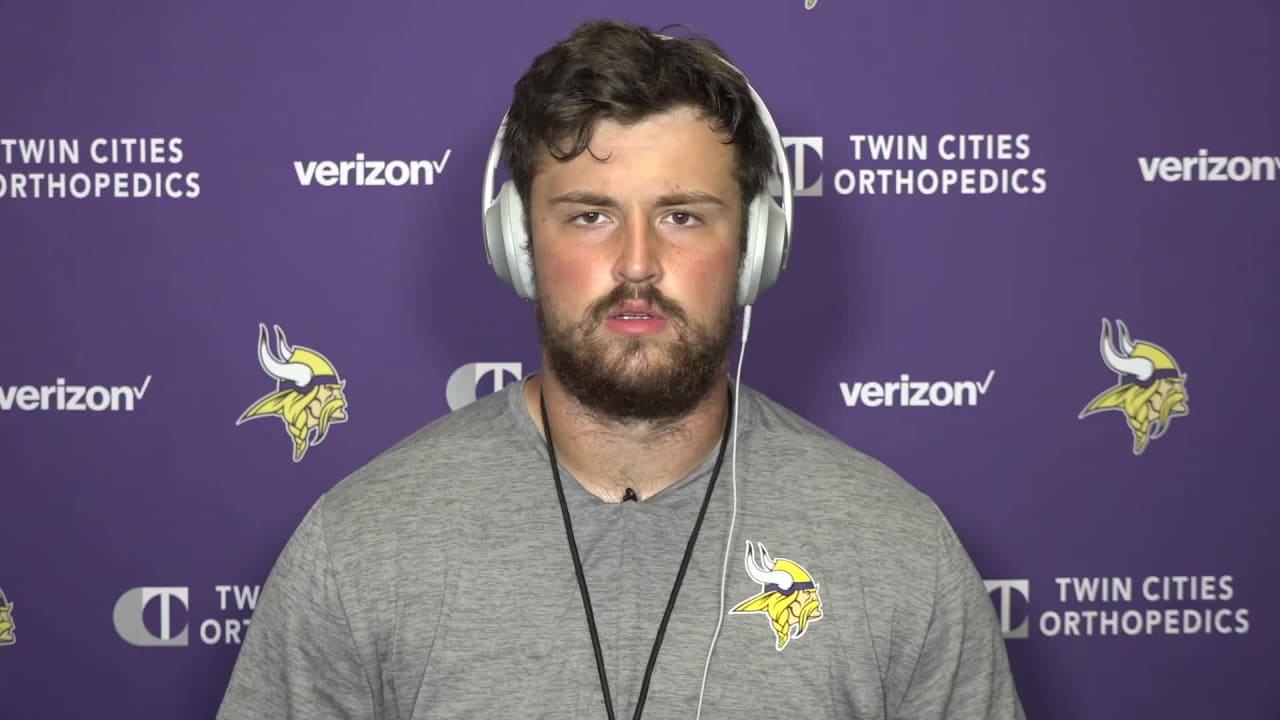 Cleveland Explains The Move From Tackle to Guard, Biggest Differences