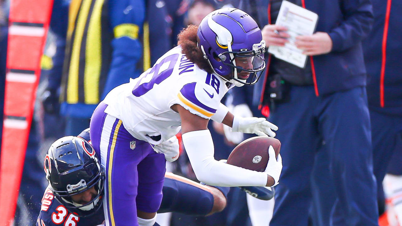 Minnesota Vikings quarterback Kirk Cousins' 22-yard dart to wide receiver  Justin Jefferson gets Vikings into red zone