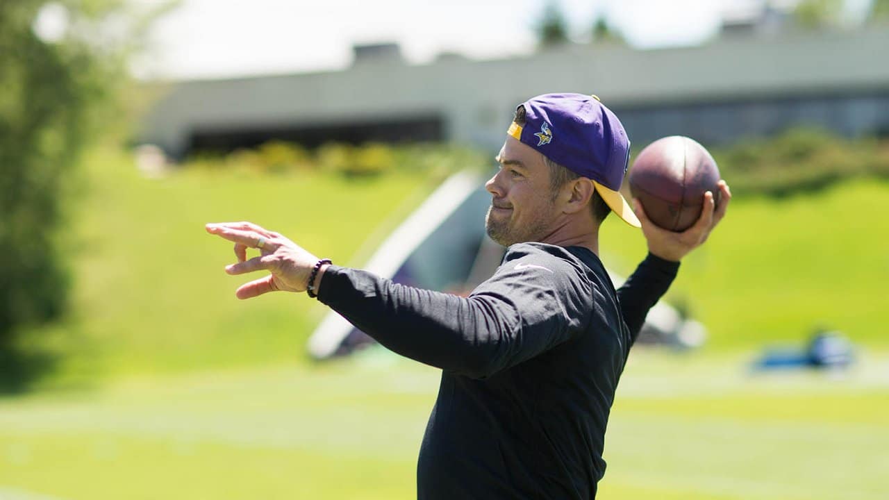 Josh Duhamel, NFL Community Stunned By Lions-Vikings Line