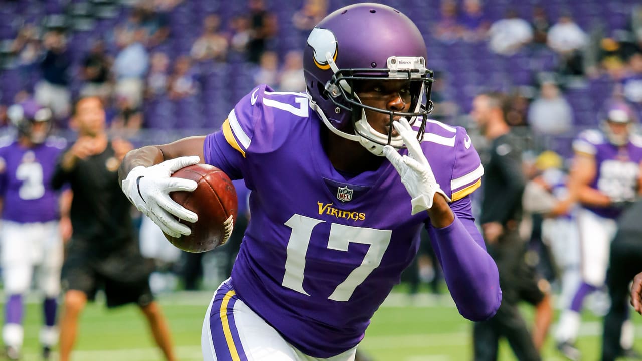 Vikings add Kendall Wright - Time running out on Laquon Treadwell