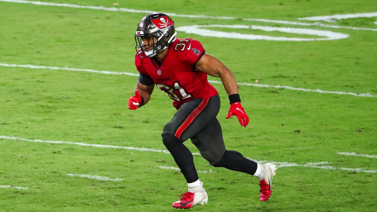 Antoine Winfield Jr. plays Bucs closer with first interception