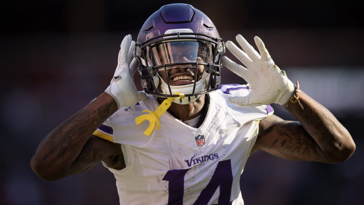 Vikings WR Stefon Diggs signs lucrative extension, gets emotional  remembering late father