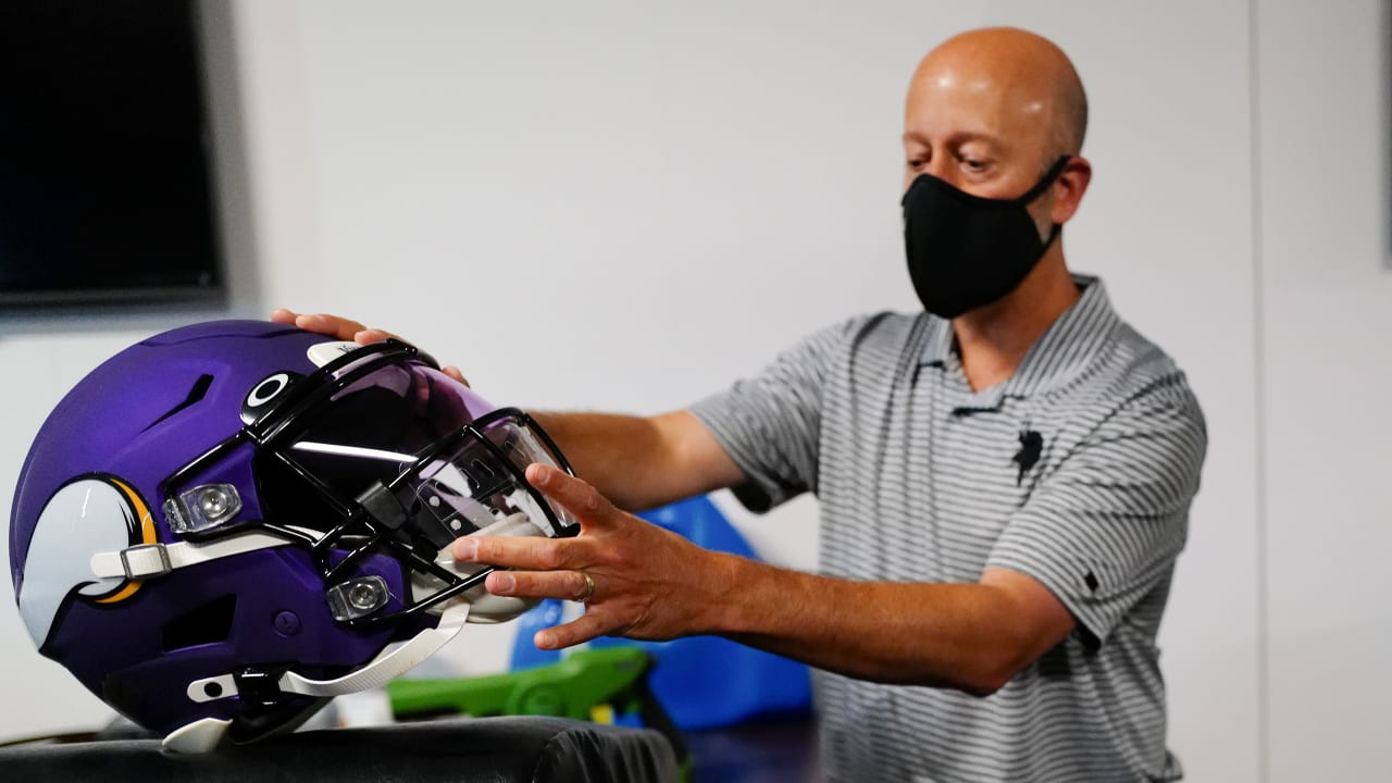 PETER KING TOURS VIKINGS FACILITY & DISCUSSES NFL COVID-19