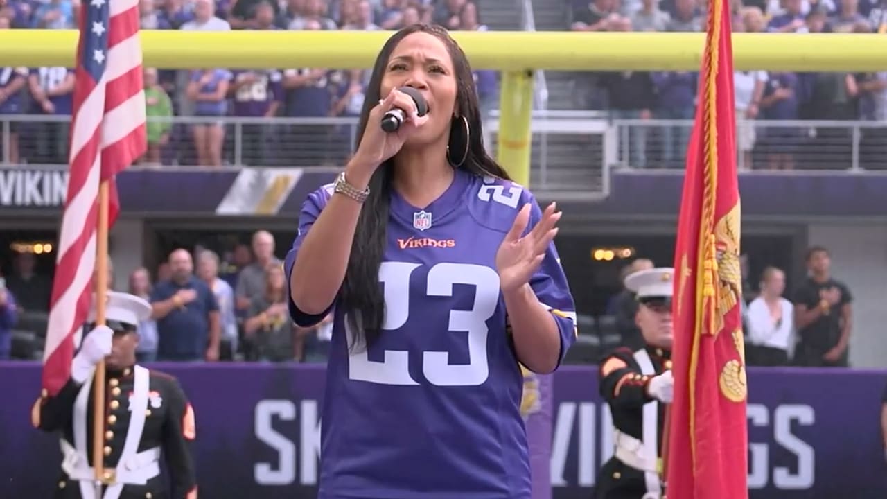 Brian O'Neill Sounds the Gjallarhorn & Leads Skol Chant Prior to Minnesota  Vikings Wild Card Game 