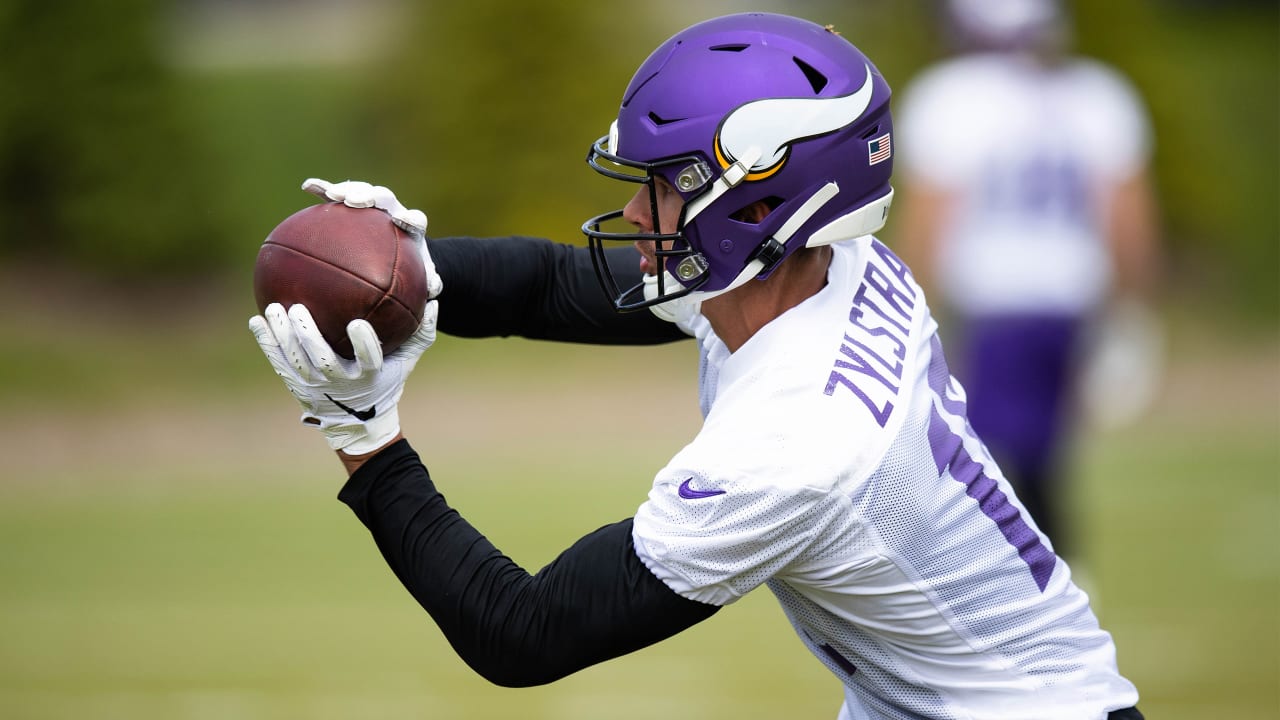 Exactly where I want to be right now': Zylstra makes his NFL debut in  Vikings' win - West Central Tribune