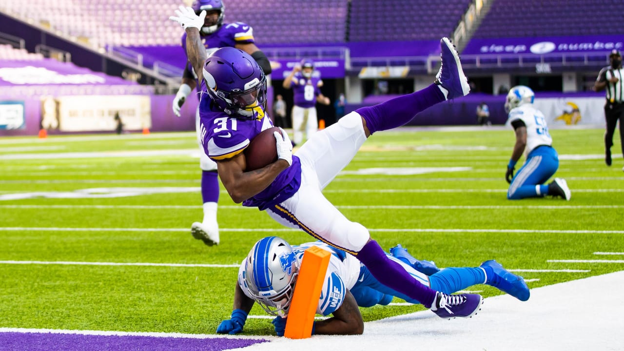 Sights & Sounds from the Thanksgiving Game in Minnesota