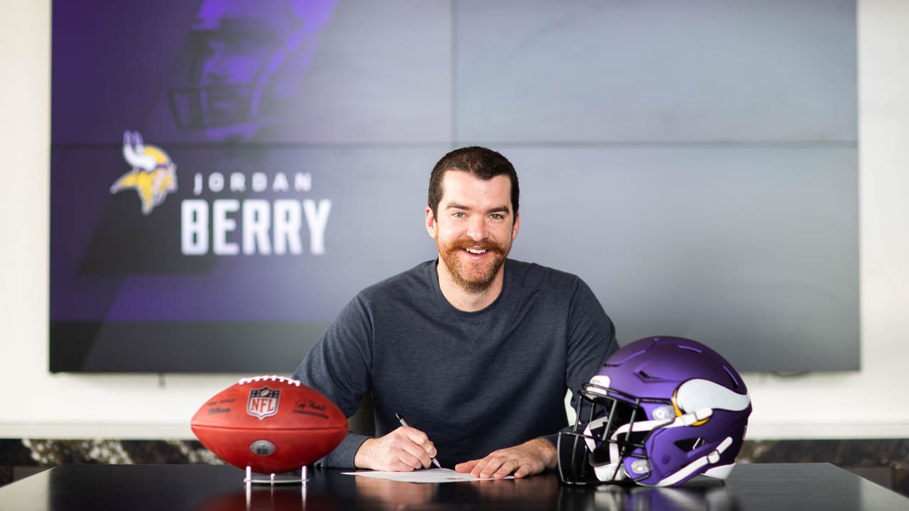 Minnesota Vikings punter Jordan Berry (3) on the field during the