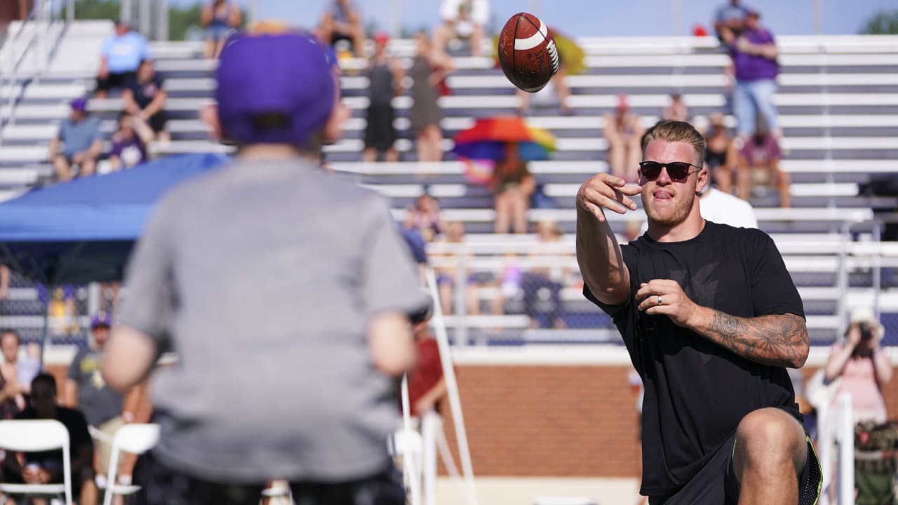 Former Vikings TE Kyle Rudolph hosts annual kids camp in Plymouth