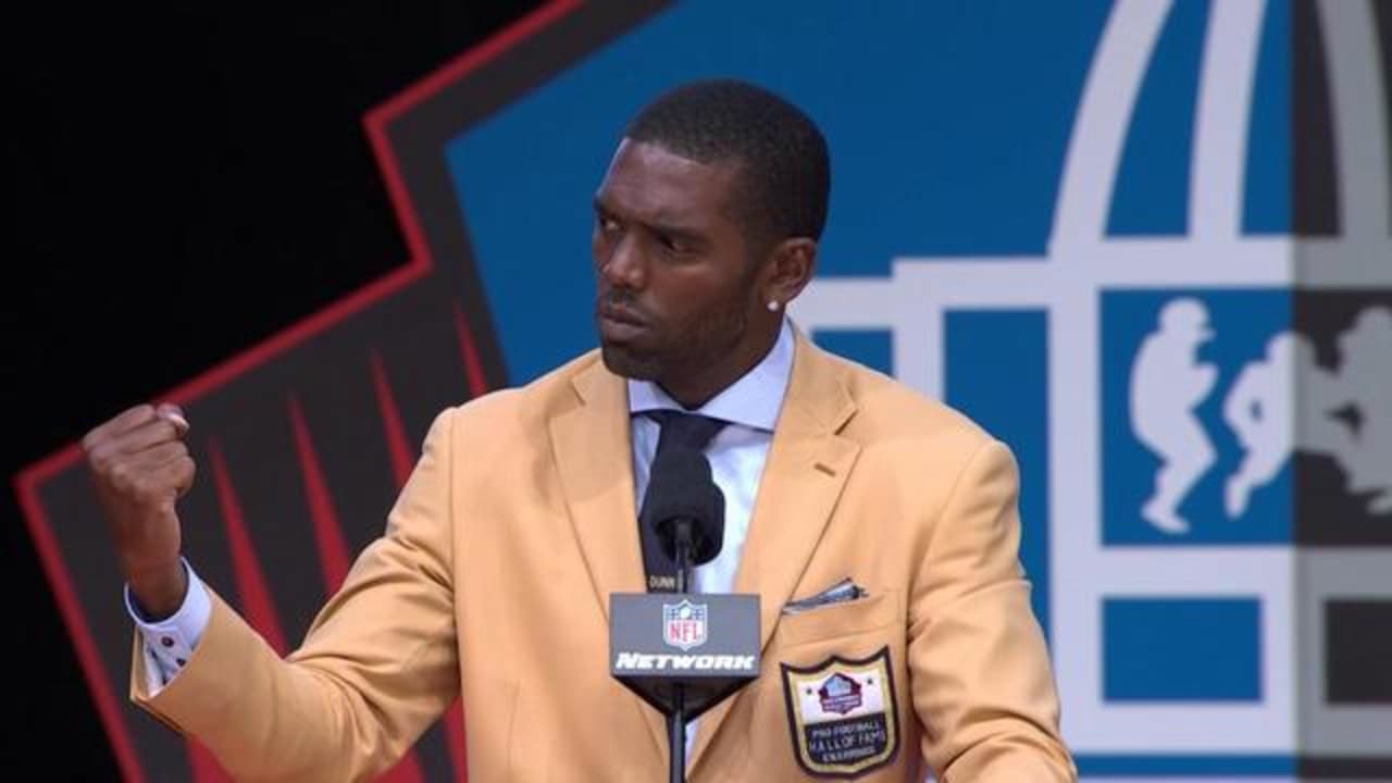 Vikings hall of famer Randy Moss finally understands the oohs and aahs