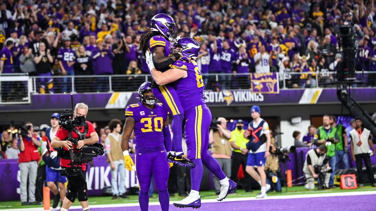 Vikings race out to 29-0 lead, hang onto beat Steelers 36-28