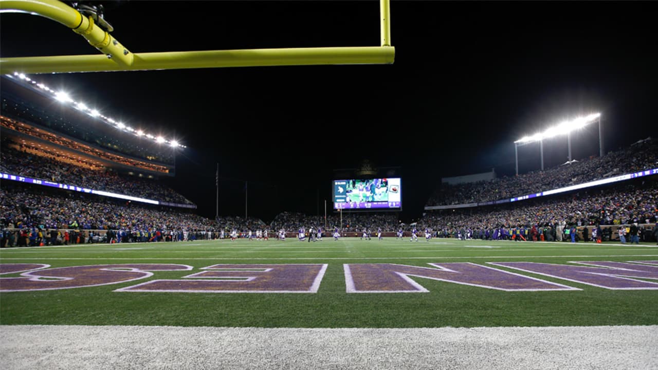 Vikings move Monday night game to TCF Bank stadium