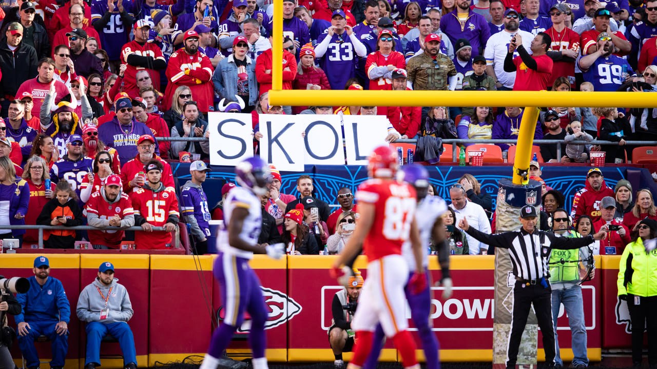 AFC quarterback Patrick Mahomes of the Kansas City Chiefs (15) during the  first half of the Pro Bowl NFL football game, Sunday, Feb. 6, 2022, in Las  Vegas. (AP Photo/Rick Scuteri Stock