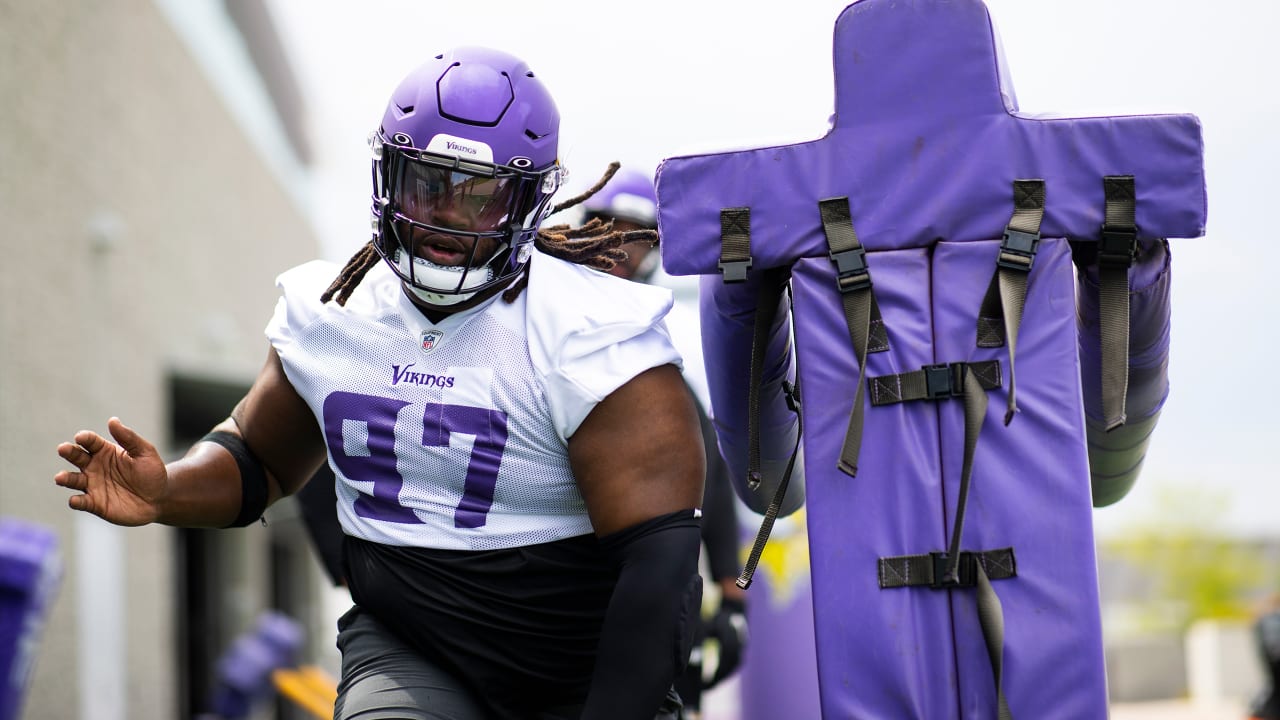 Dalvin Tomlinson hopes Vikings' new 3-4 defense adds up to more