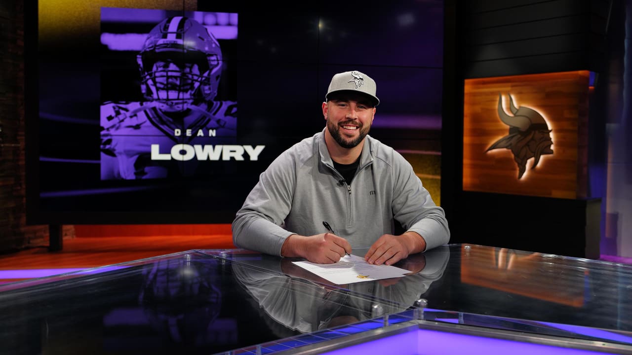 Former Packer Dean Lowry: 'It feels great to be a Minnesota Viking'