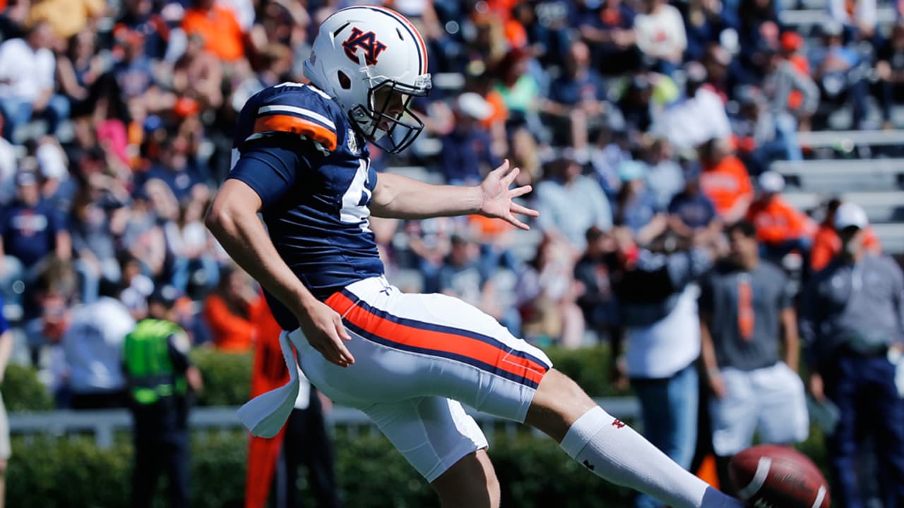 Vikings Daniel Carlson's Long Legs Have Helped on Long Kicks