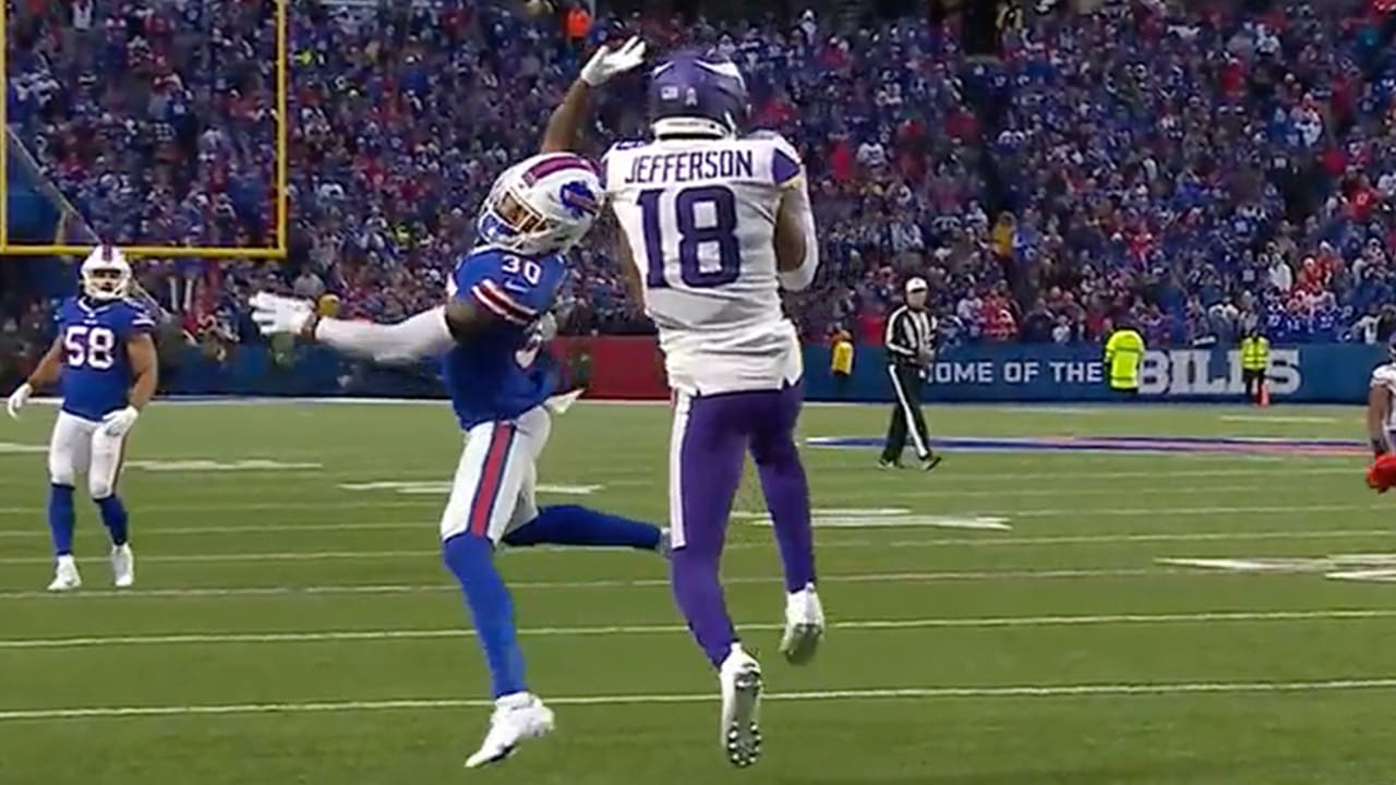 Watch: Vikings' Jefferson makes miracle one-handed catch