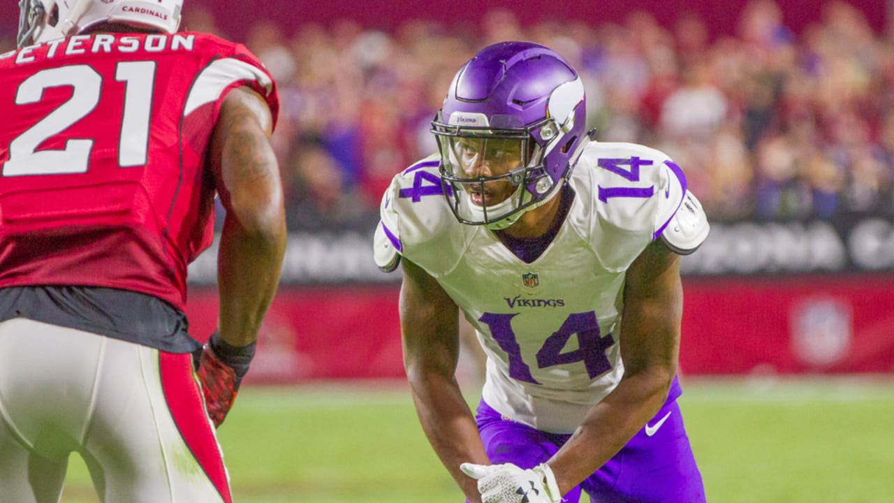 Minnesota Vikings: Stefon Diggs works out in Cardinals shirt