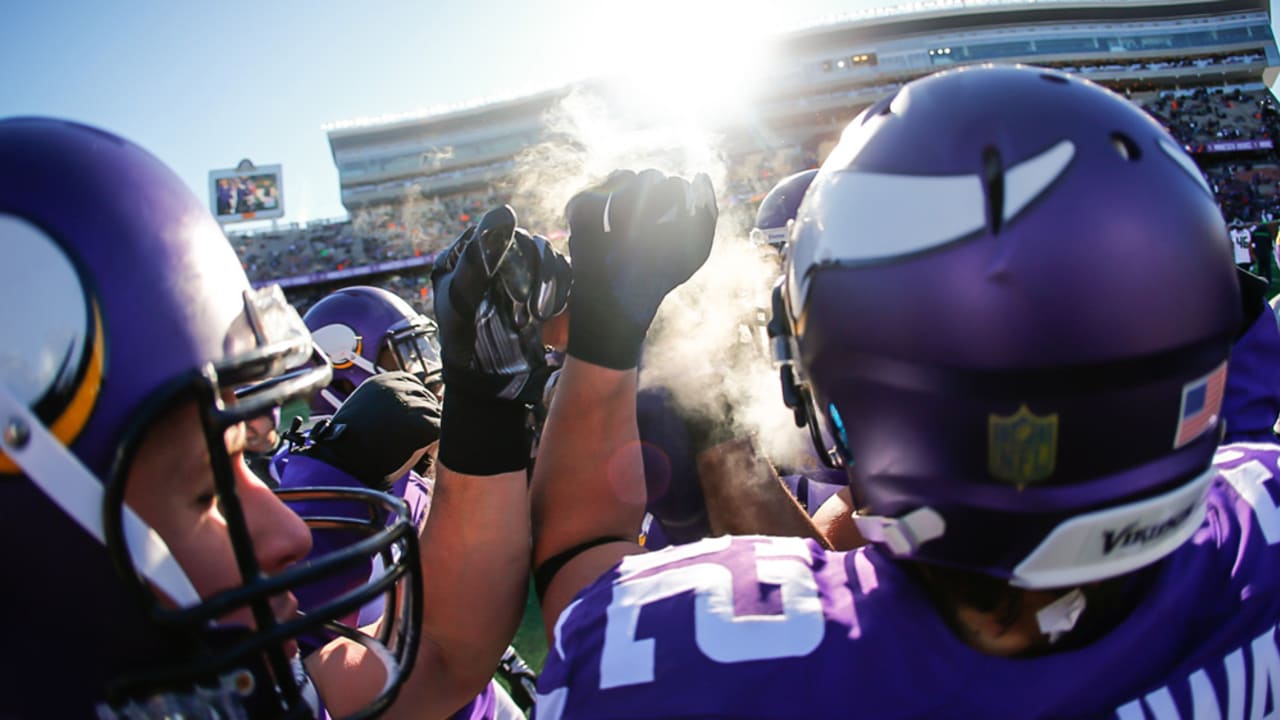 Vikings-Seahawks Pregame Hit with Indoor Snow Flurries