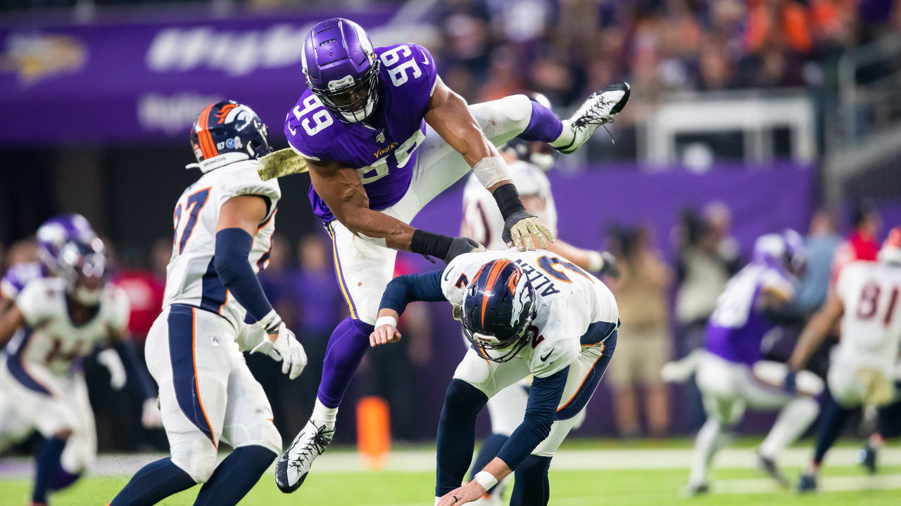 2019 Season in Photos: Vikings DE Danielle Hunter