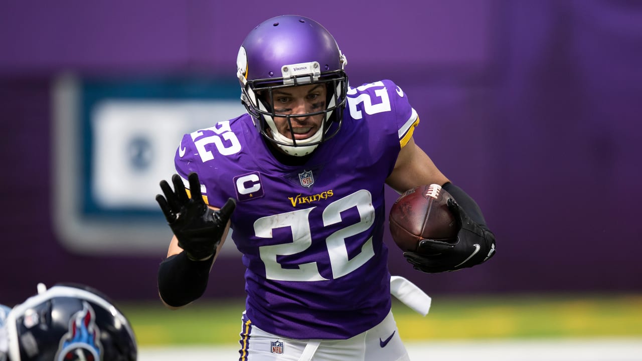 Minnesota Vikings safety Harrison Smith is the most interesting man in the  world - The Athletic