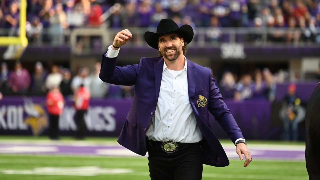 Jared Allen Sacks Moneybag for Charity on 'Celebrity Wheel of Fortune'