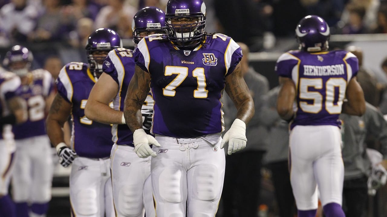 Phil Loadholt retires from NFL after 7 seasons with Vikings