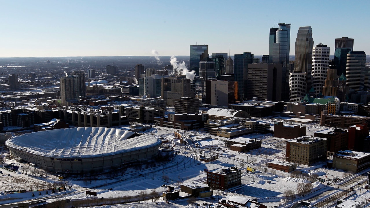 The Moment the Metrodome Roof Collapsed