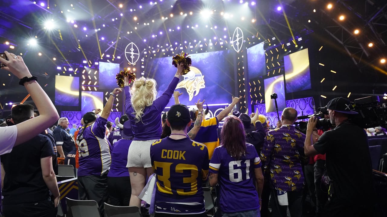 Vikings' first-round draft in 2022 looks worse by the week in 2023