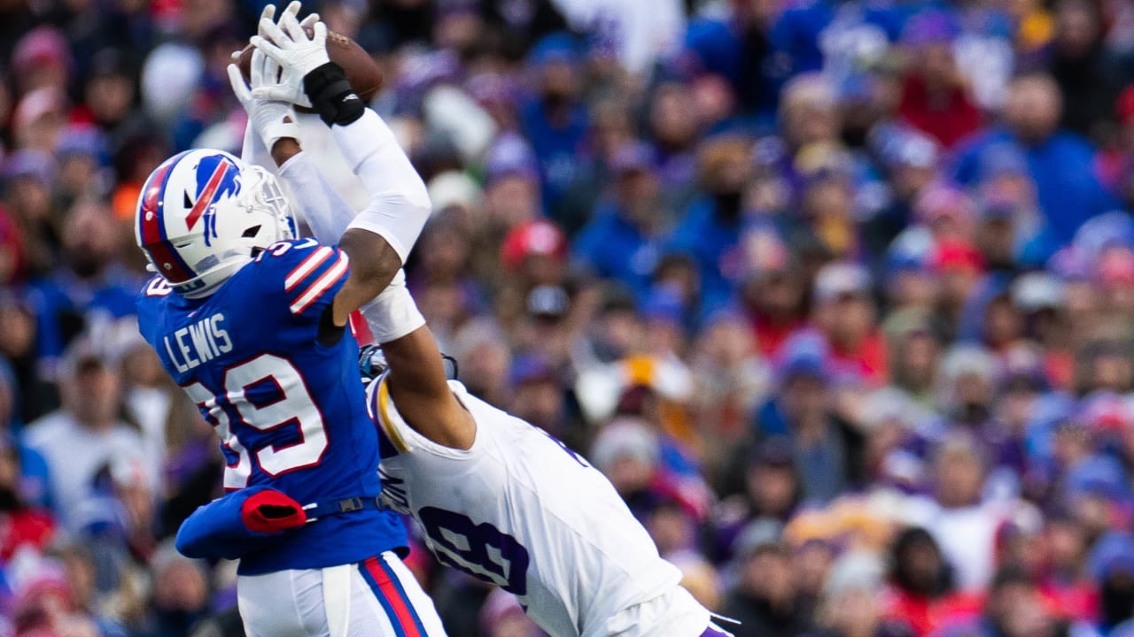 Josh Allen Sports Bold New Bills Helmet at Practice, Elicits