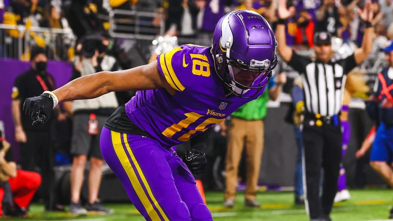 Vikings' Justin Jefferson: 'Definitely Trying to Follow' Randy Moss, Get  Gold Jacket, News, Scores, Highlights, Stats, and Rumors