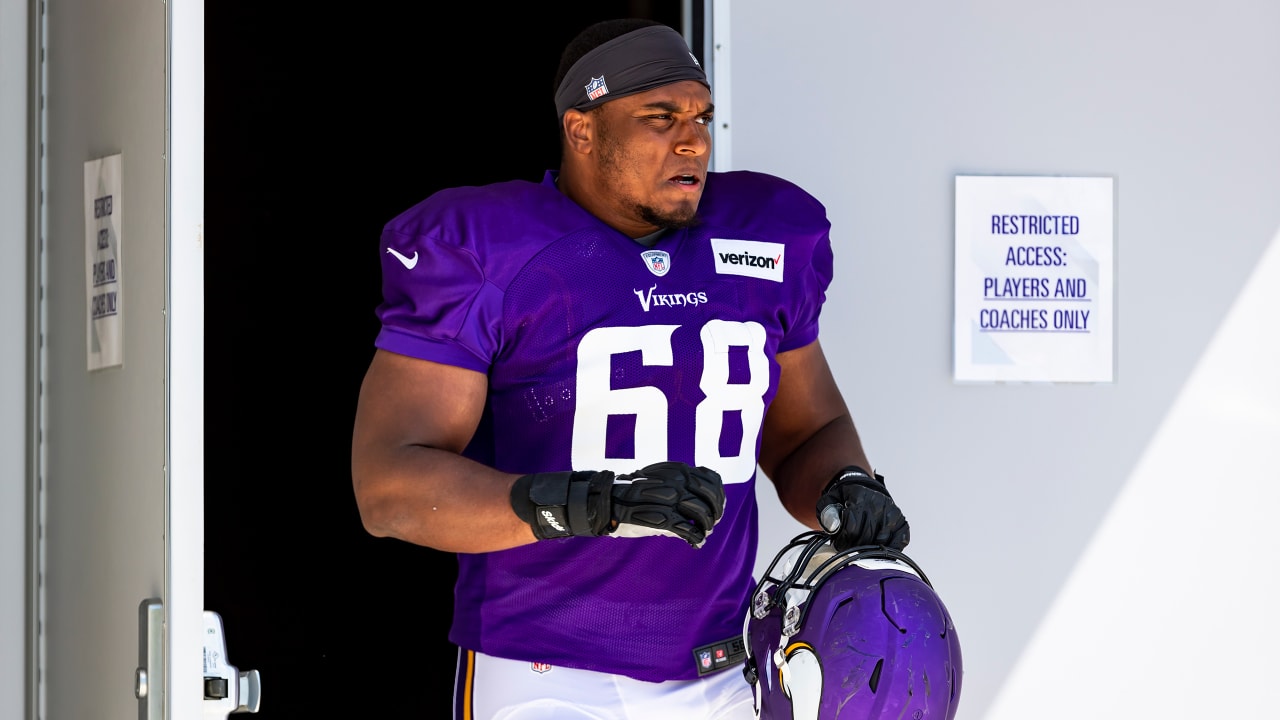 Minnesota Vikings guard Kyle Hinton (68) during the first half of an NFL  preseason football game against the Las Vegas Raiders, Sunday, Aug. 14, 2022,  in Las Vegas. (AP Photo/Rick Scuteri Stock