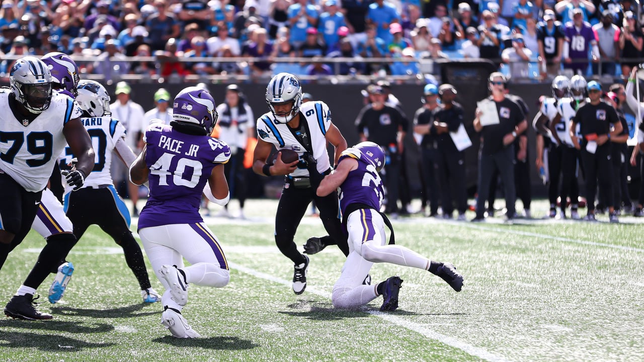 Cousins Locates Smith Jr. In The End Zone For A Touchdown