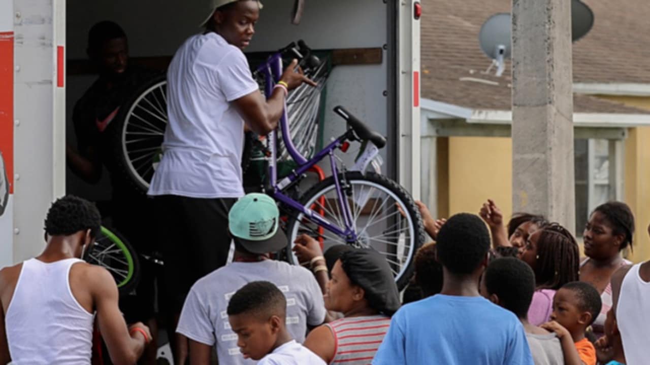 Teddy Bridgewater Delivers Bikes to Miami Youth