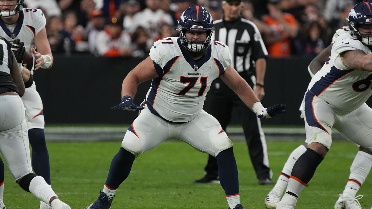 Vikings Sign Broncos OL Austin Schlottmann 