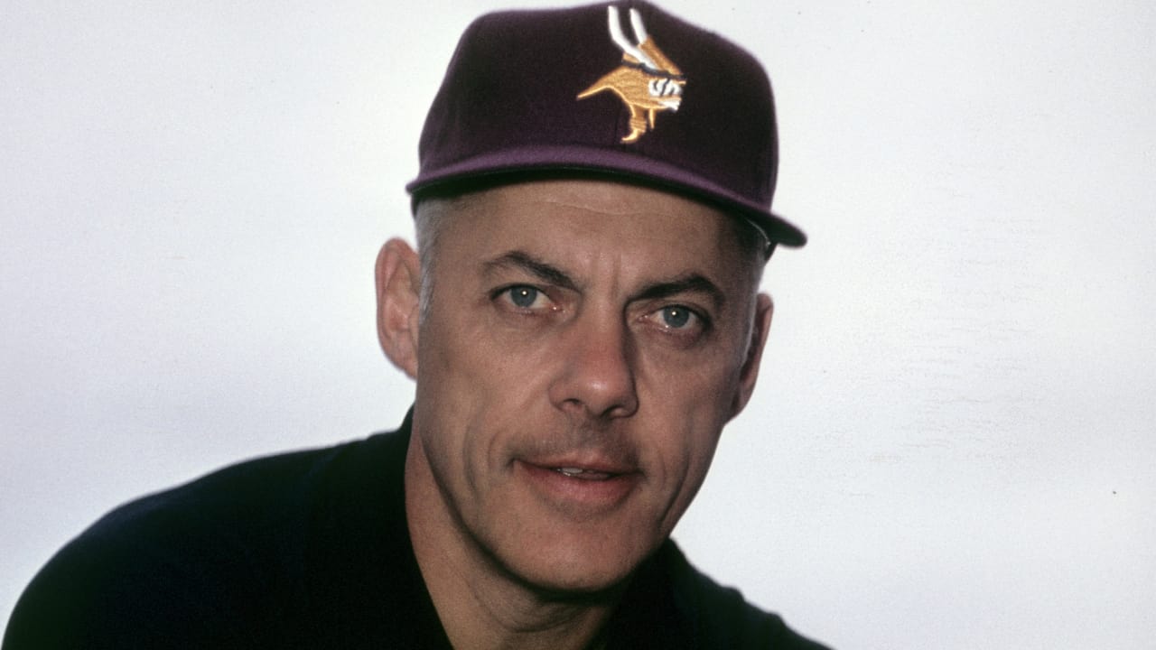 Bud Grant, stoic NFL Hall of Fame coach of powerful Minnesota Vikings  teams, dies at 95