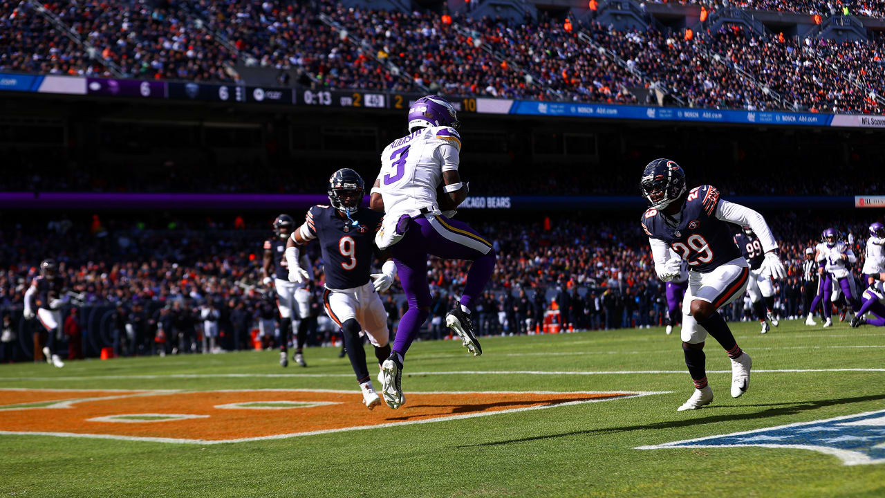 Vikings get a scoop and score from Jordan Hicks against Bears