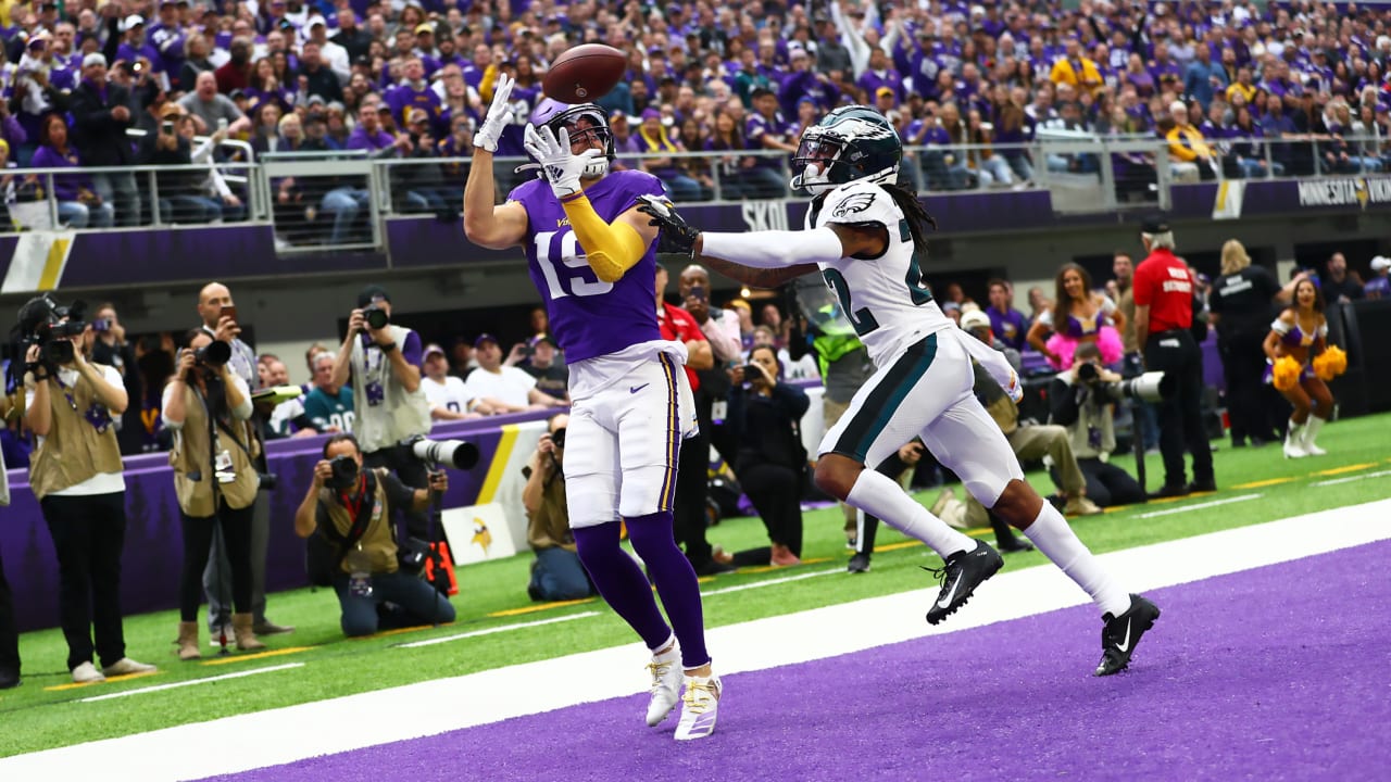 Fox Sports reporter Pam Oliver interviews Minnesota Vikings wide receiver  Stefon Diggs, left, after an NFL football game between the Vikings and the  Philadelphia Eagles, Sunday, Oct. 13, 2019, in Minneapolis. The