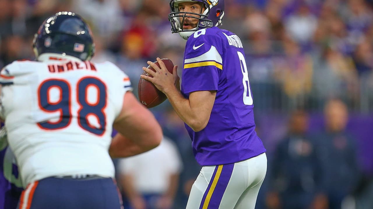 Sam Bradford Breaks NFL Record, Team Records in Season Finale